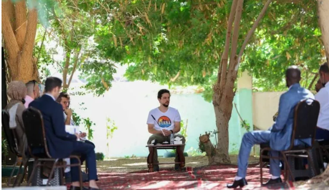  ولي العهد يلتقي بشباب من مختلف القطاعات بالعقبة