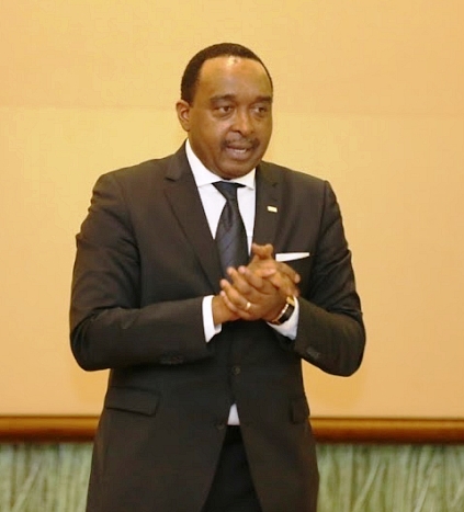 المائدة المستديرة لسياسة الندوة المسرّعة لسامينا خلال منتدى هواوي لشبكات النطاق فائق العرض ٢٠٢١ في دبي