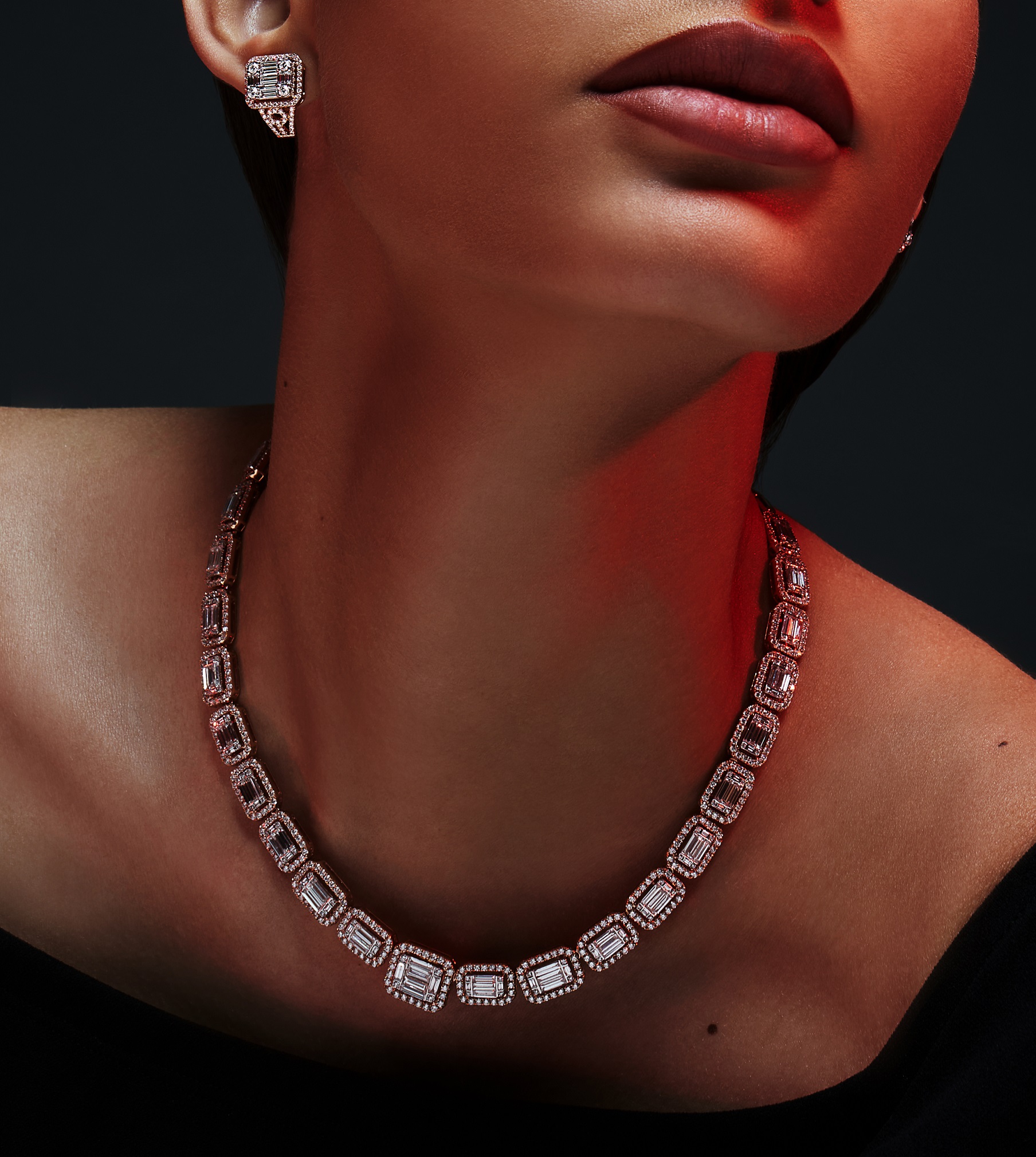 شركات وعلامات تجارية رائدة تستعرض مجموعة من القطع الفاخرة والنادرة في معرض المجوهرات والساعات 2021