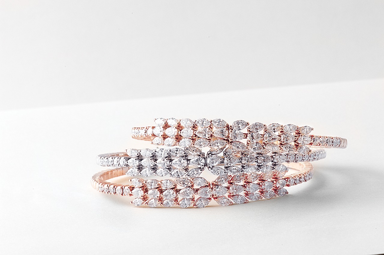 شركات وعلامات تجارية رائدة تستعرض مجموعة من القطع الفاخرة والنادرة في معرض المجوهرات والساعات 2021