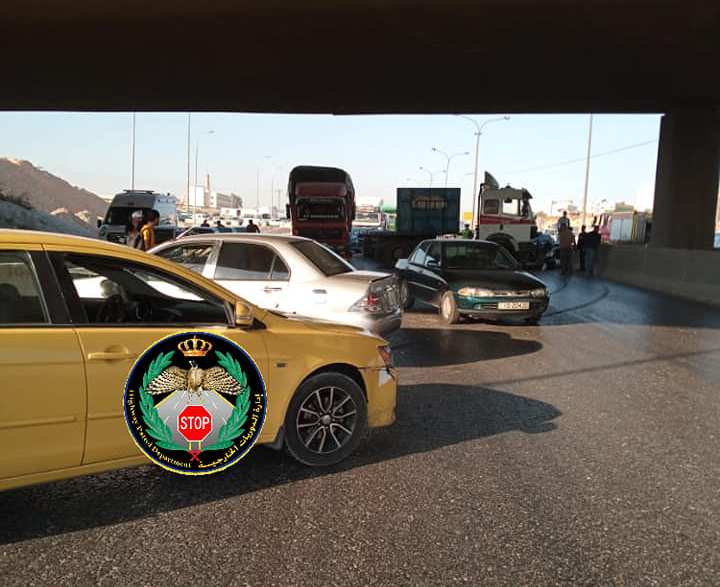 3 إصابات بتصادم 5 مركبات في الرصيفة