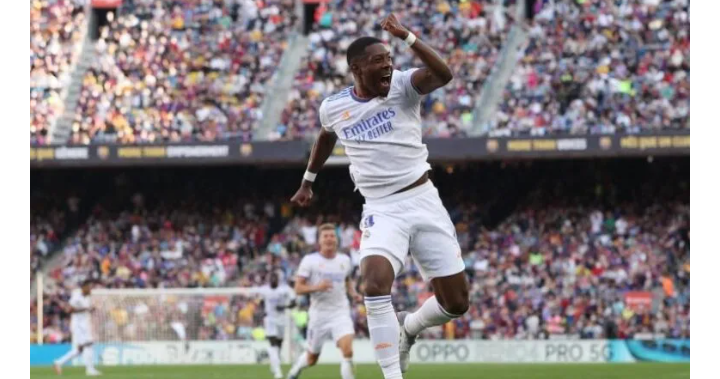 ريال مدريد يُسقط برشلونة في الكلاسيكو.. ويتصدر الليجا