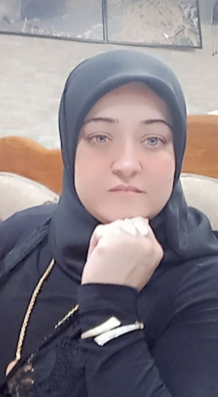 د. سناء الشعلان تؤبّن أمّھا نعیمة المشایخ في  جمعیّة السّماعنة (أھالي بیت نتیف)