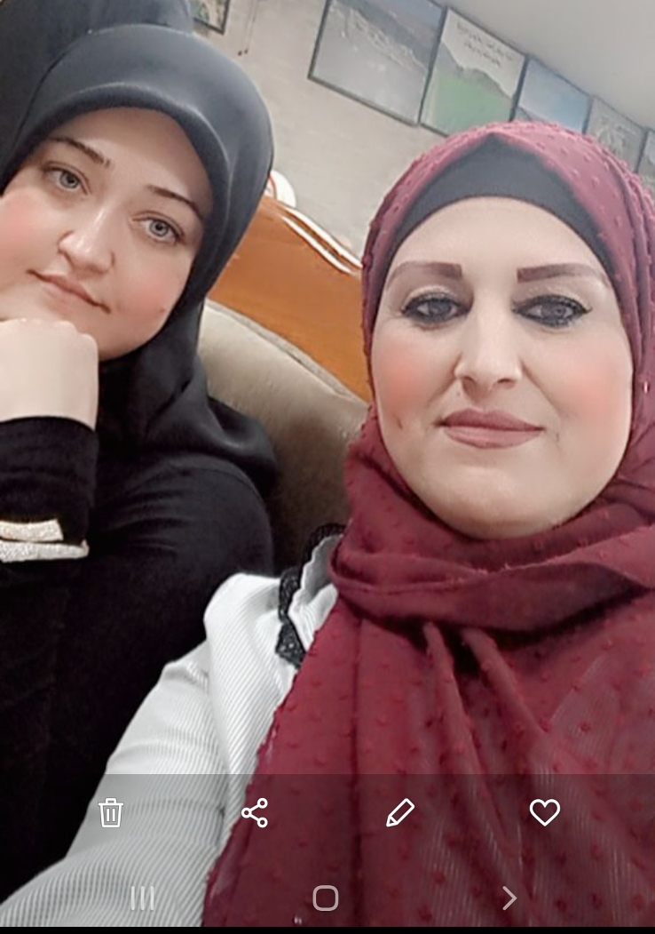 د. سناء الشعلان تؤبّن أمّھا نعیمة المشایخ في  جمعیّة السّماعنة (أھالي بیت نتیف)