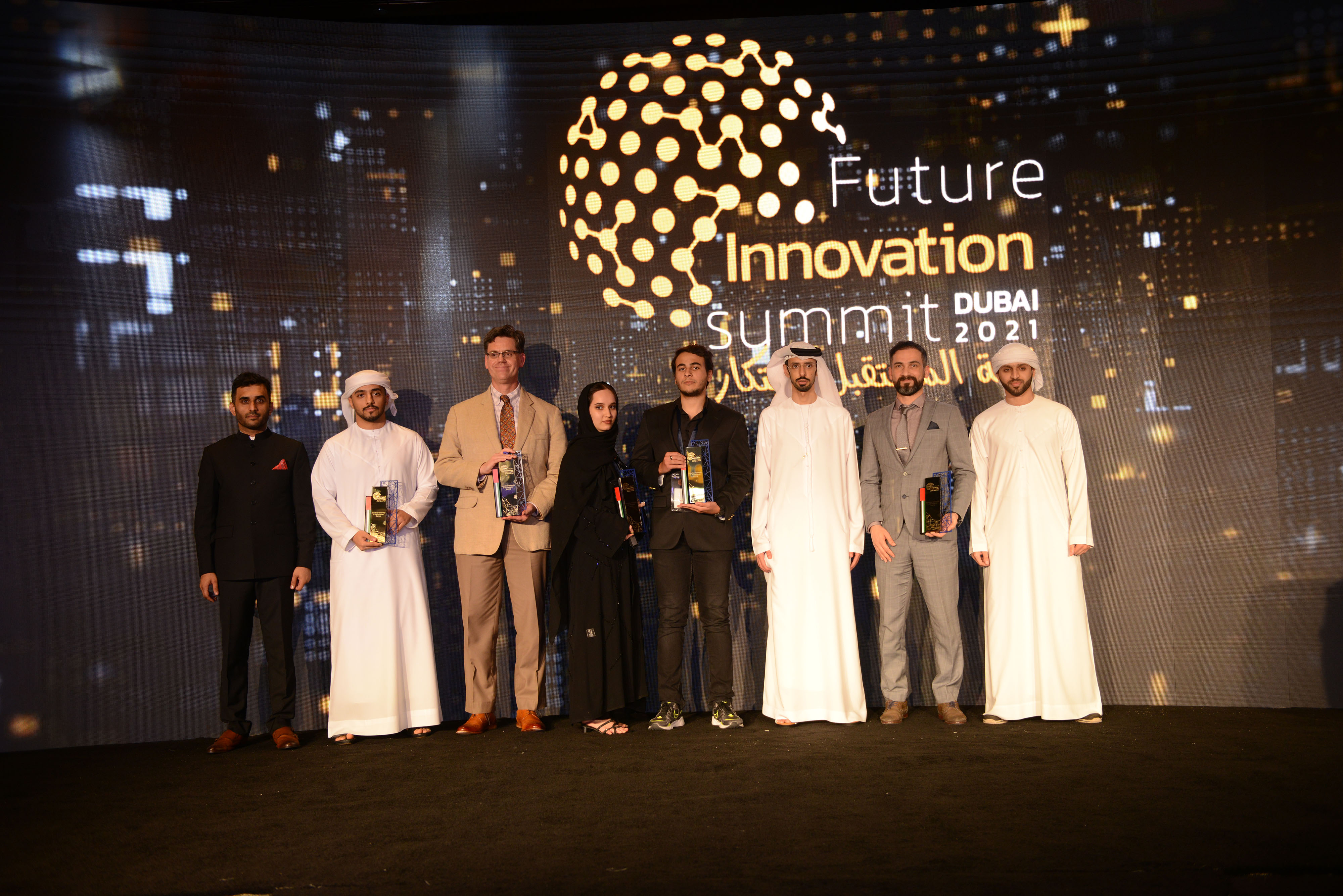 قمة المستقبل للابتكار تكرم الجامعة الأمريكية في الإمارات AUE لتميز مشروعات طلابها في دبي