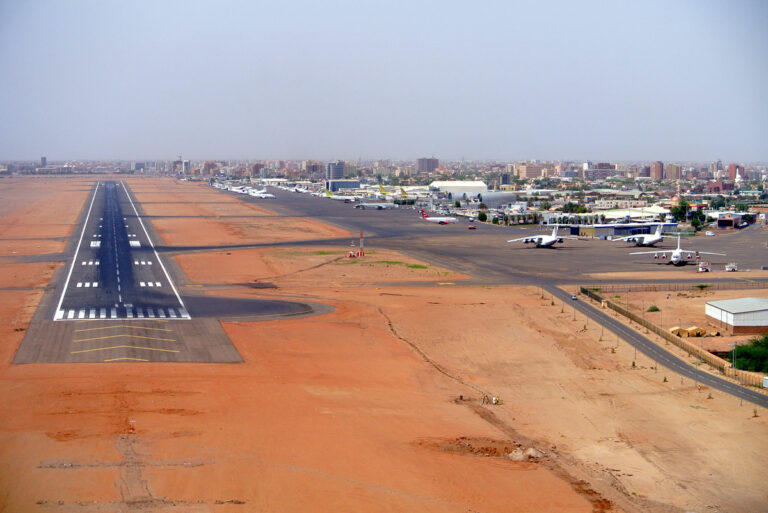 تعليق الرحلات في جميع مطارات السودان حتى نهاية تشرين الأول