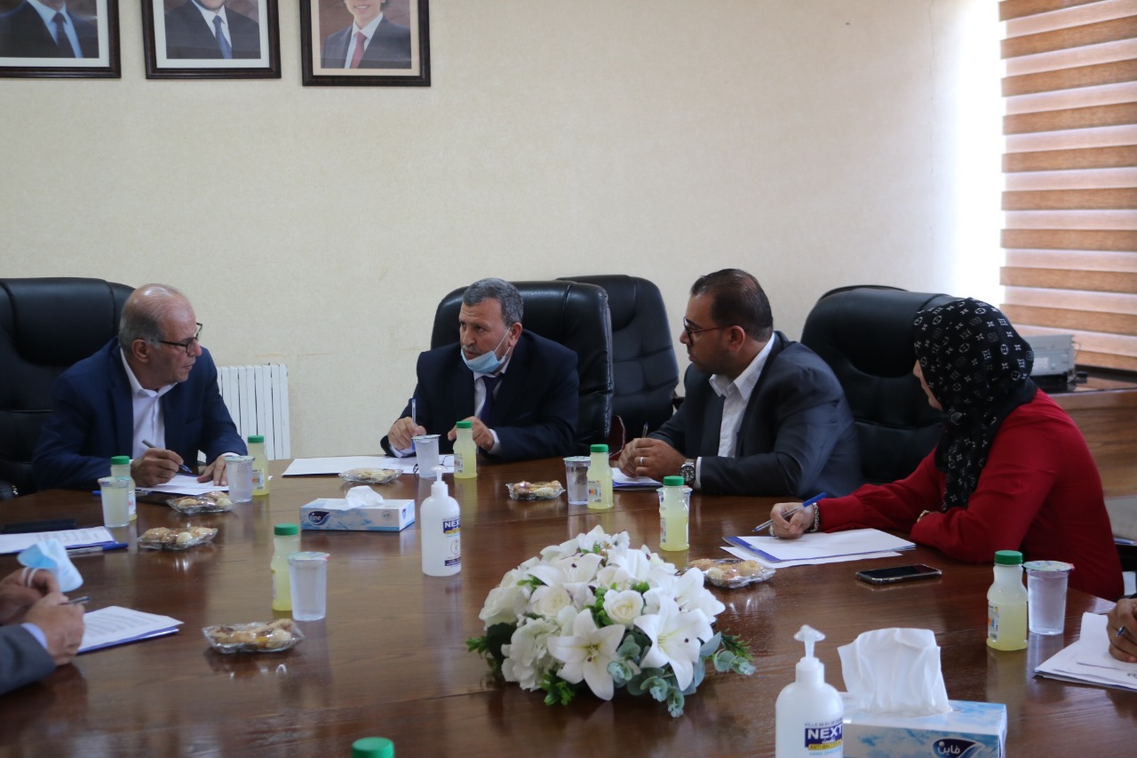  مدير الصناعة والتجارة يلتقي رئيس وأعضاء غرفة تجارة الزرقاء