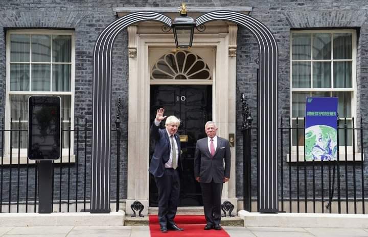 الملك يلتقي جونسون في لندن
