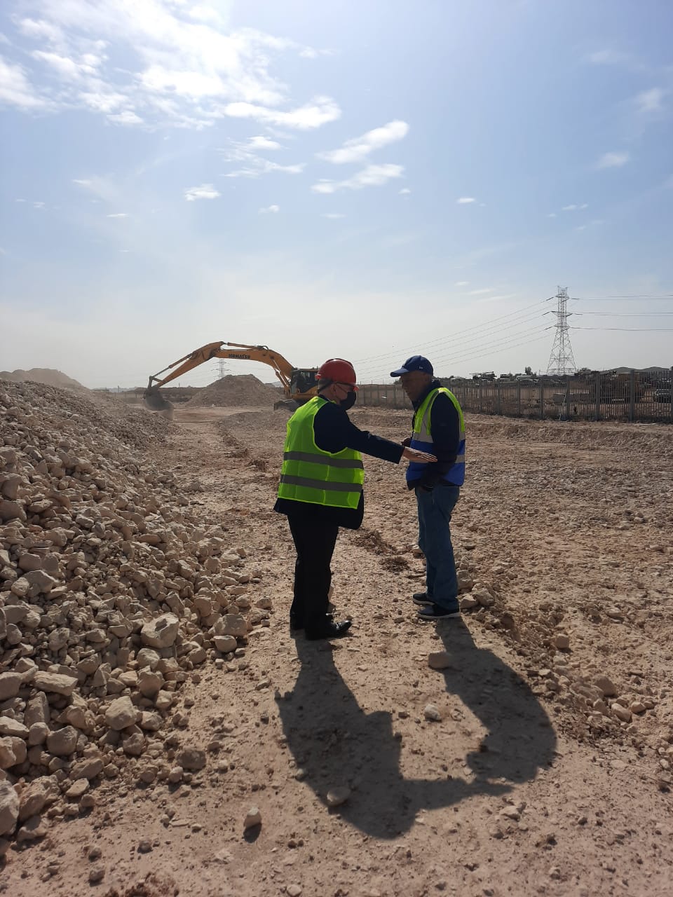 وزير الاشغال يتفقد سير العمل بمشروع الحديقة البيئية في الرصيفة 