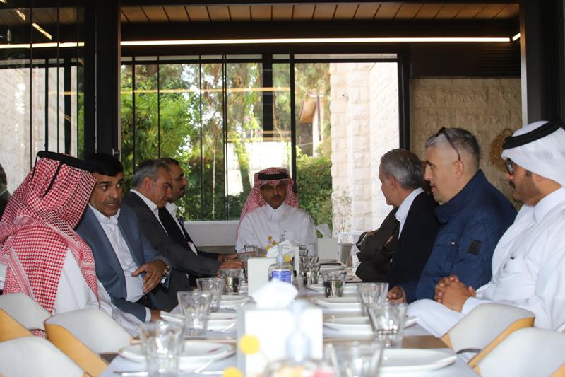 السفير القطري سعود آل ثاني يولم لوزراء وشخصيات (صور)