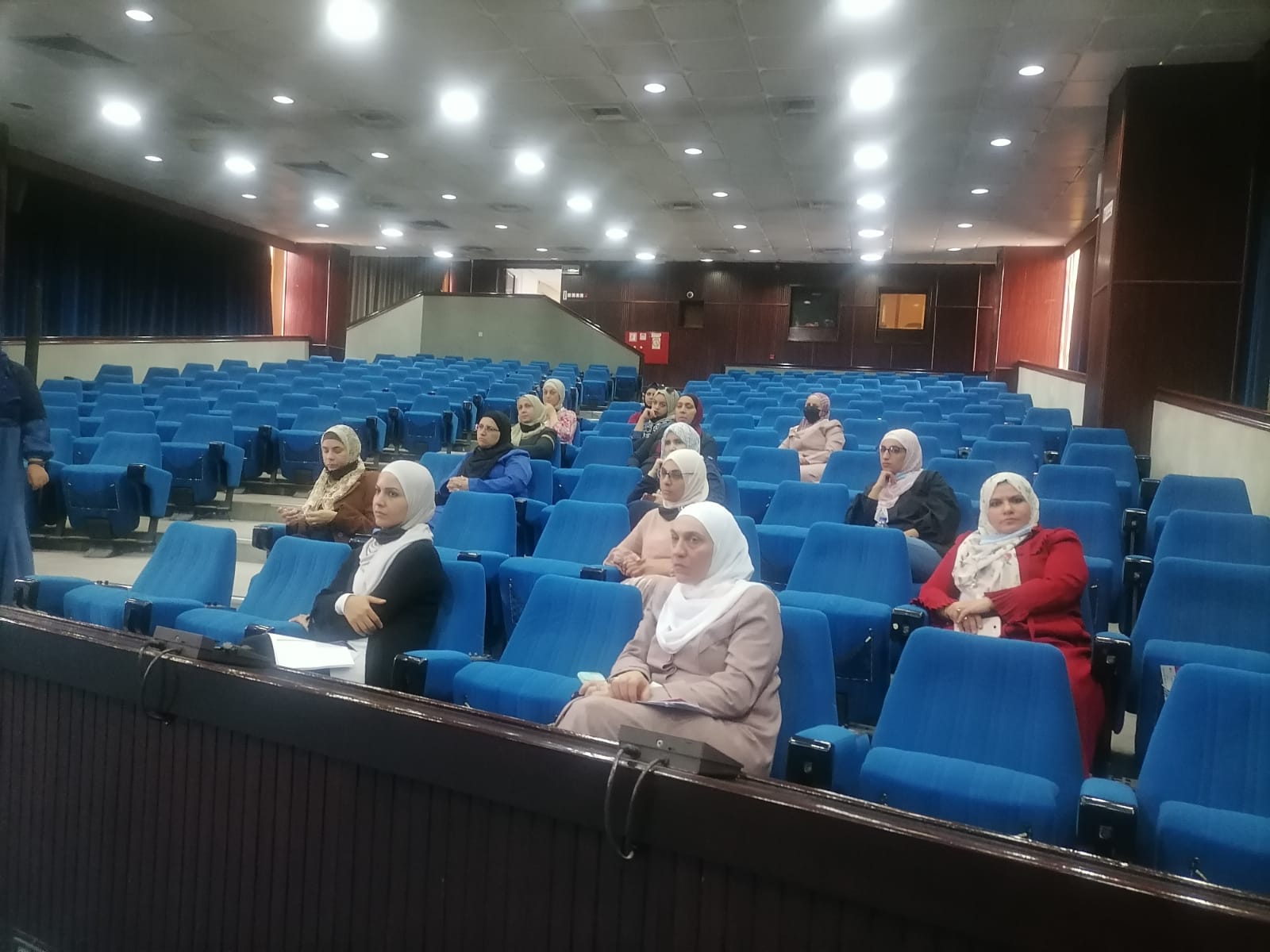  المياه تقيم محاضرة توعوية حول الكشف المبكر عن سرطان الثدي