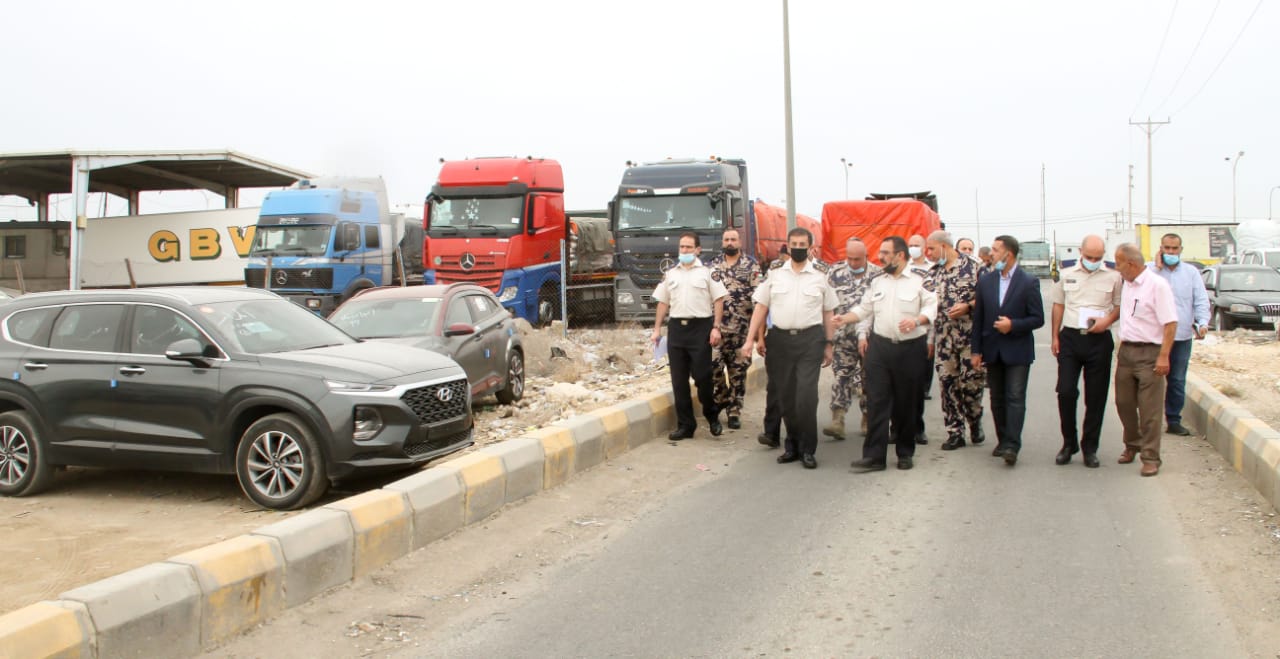 مدير عام الجمارك يتفقد مركز جمرك جسر الملك حسين  صور 