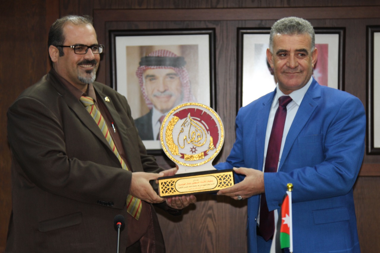 اتحاد القيصر والمكتبة الوطنية يحتفلان بديوان شرفات الشوق للشاعر د خالد الفهد مياس