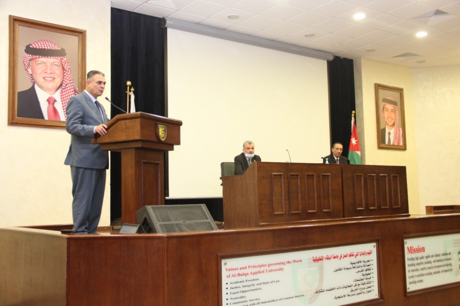 امين عام ديوان المحاسبة يفتتح دورة  تطبيقات معايير الرقابة الداخلية لموظفي وحدة الرقابة في البلقاء التطبيقية