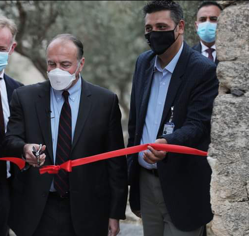 دعم أمريكي لمشروع ترميم في أم قيس يوفر 150 فرصة عمل (صور)