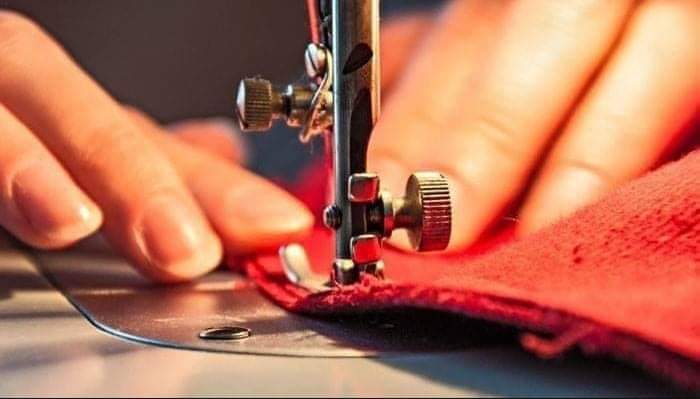 العموش: شكوى بعد وفاة سيدة بمشغل خياطة تعرضت للإهانة