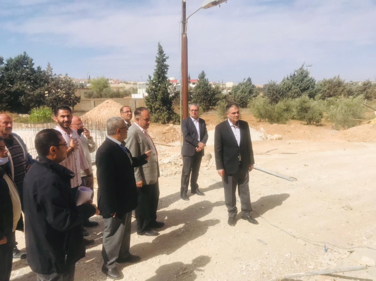 رئيس جامعة البلقاء التطبيقية في زيارة تفقدية لمشاريع المبادرات الملكية الساميه في كلية الشوبك الجامعية