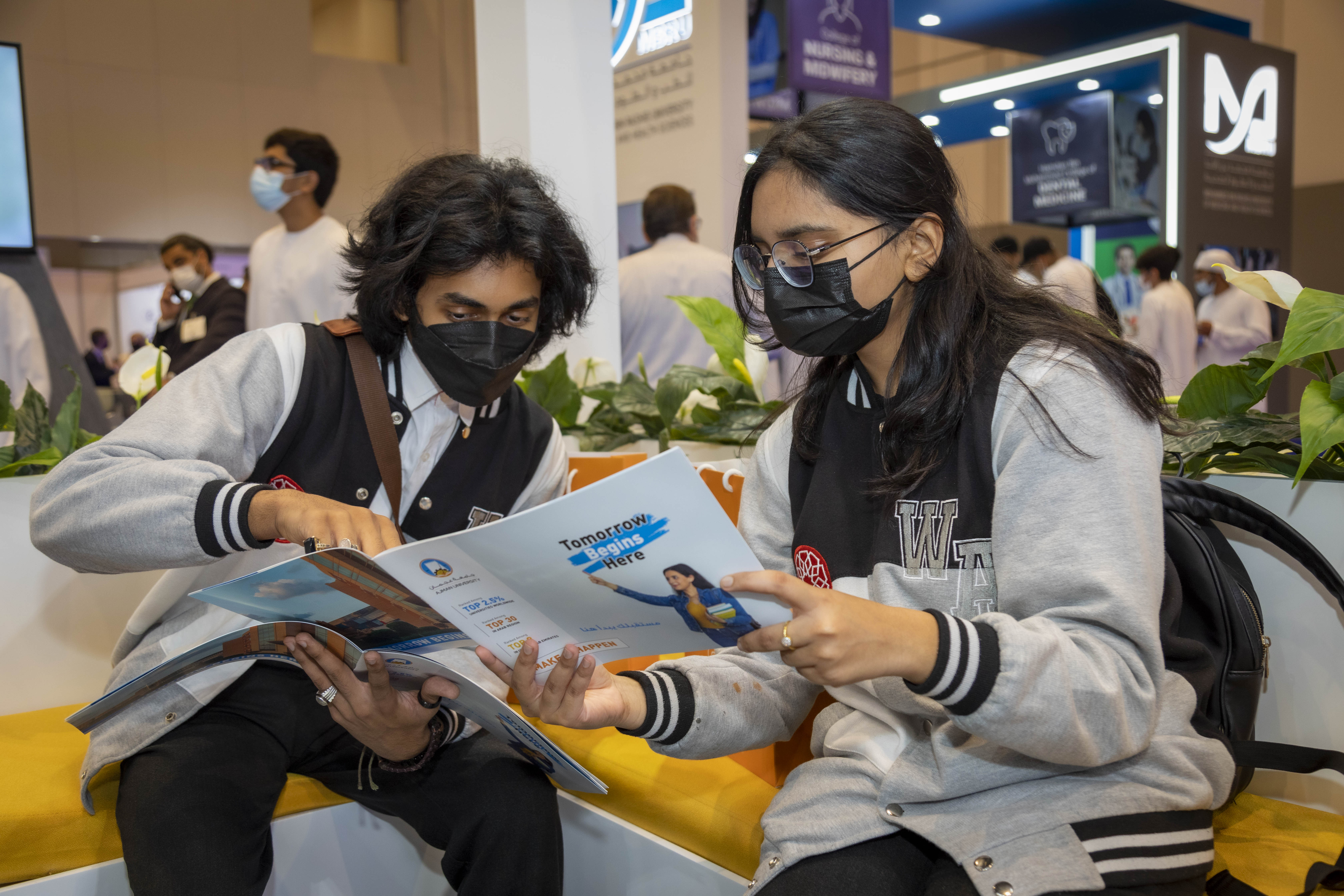 جامعة عجمان تطلق حملة القبول والتسجیل للفصل الربیعي في اكسبو دبي202