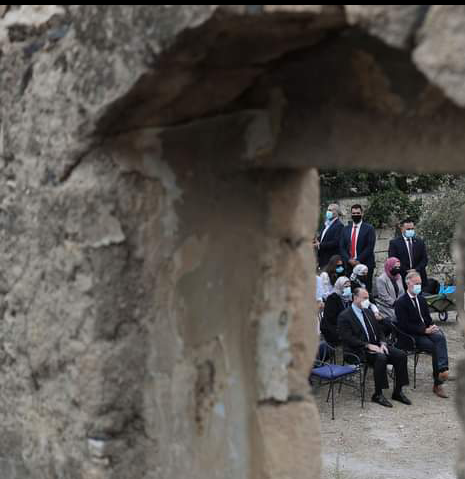 دعم أمريكي لمشروع ترميم في أم قيس يوفر 150 فرصة عمل (صور)