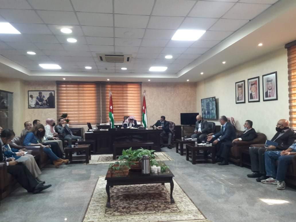 وزير الاشغال العامة والاسكان يتفقد عددا من المشاريع في جرش  