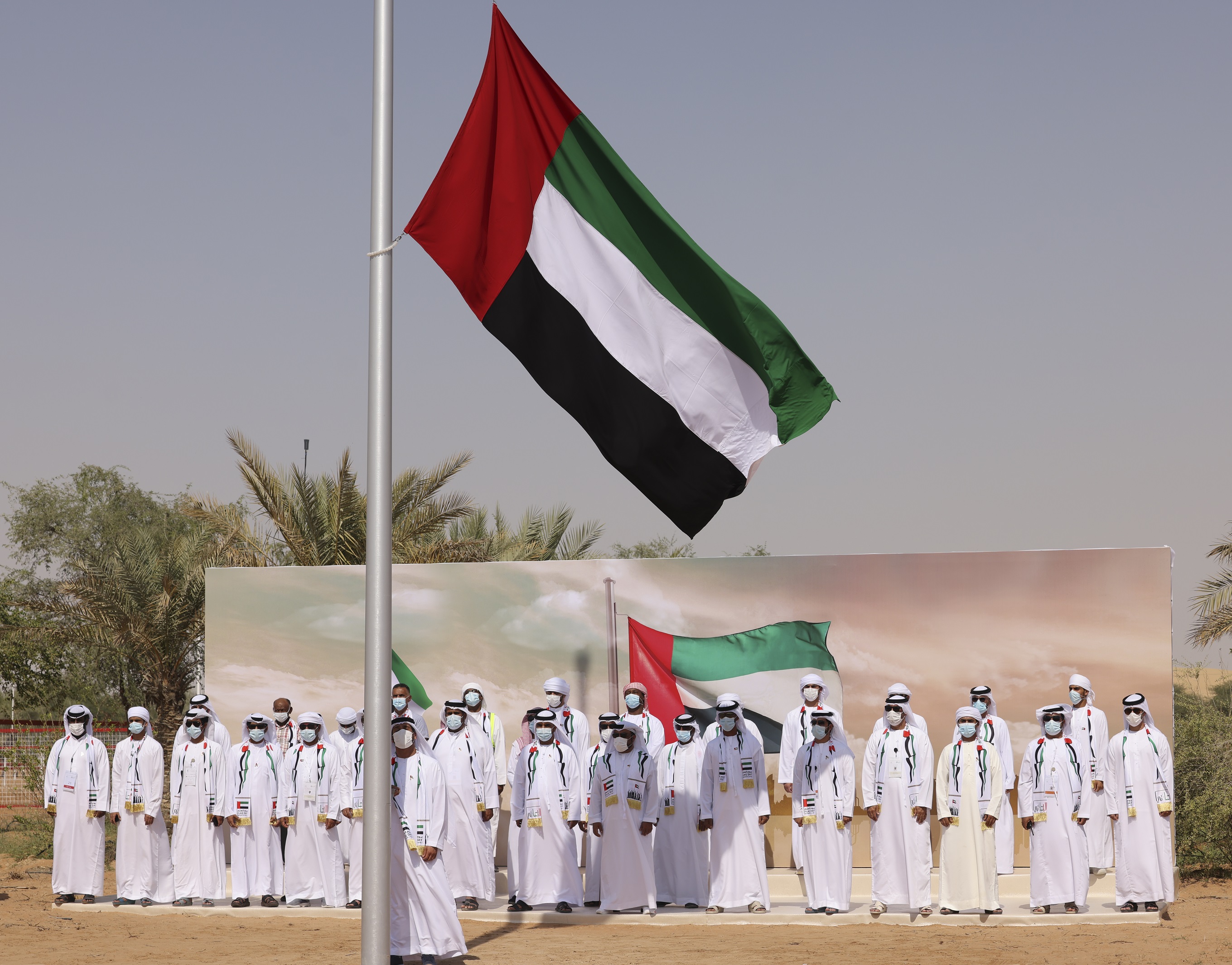 لجنة إدارة المهرجانات والبرامج الثقافية والتراثية بأبوظبي تحتفي بـ يوم العلم