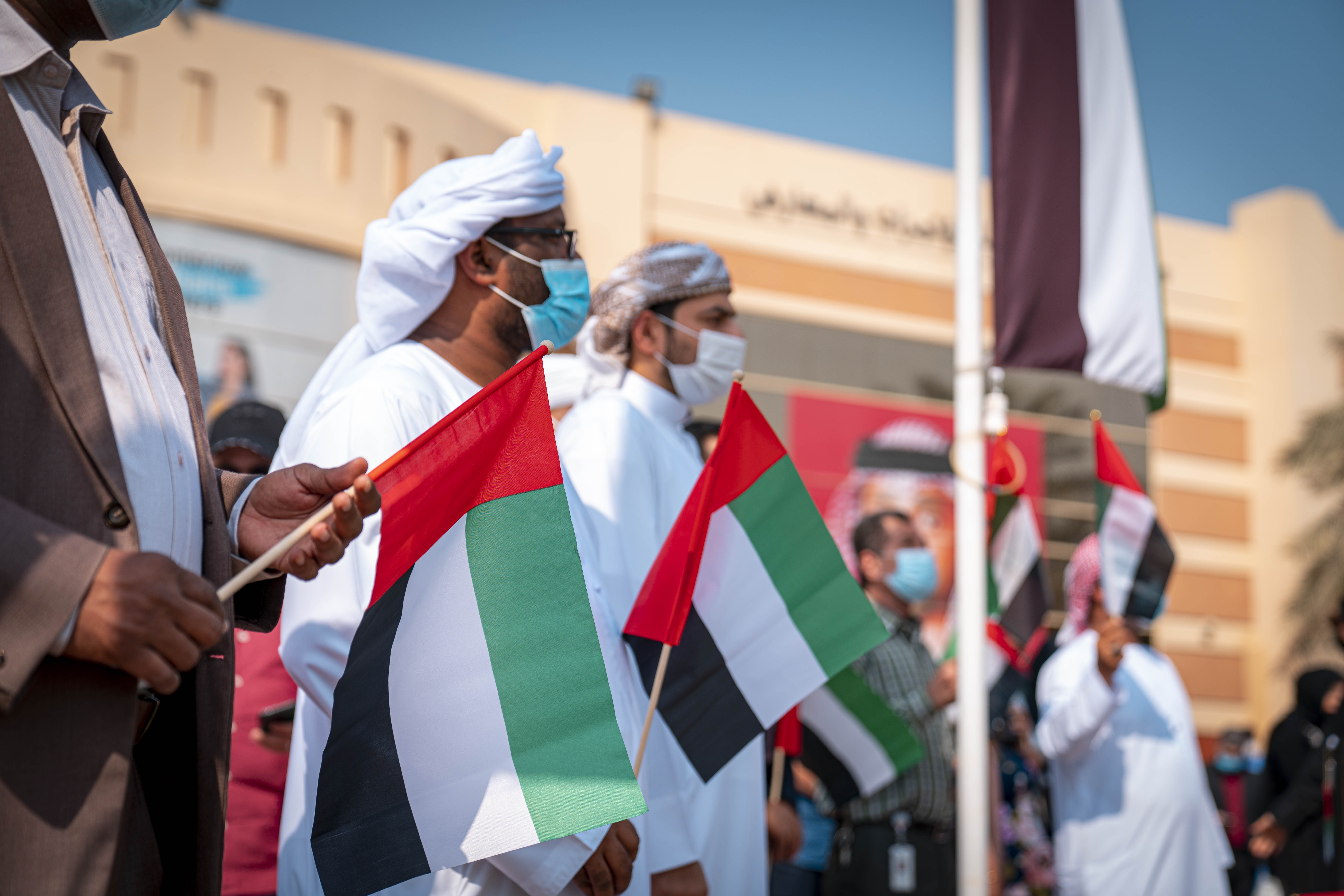 جامعة عجمان تشارك في احتفالات الدولة بیوم العلم