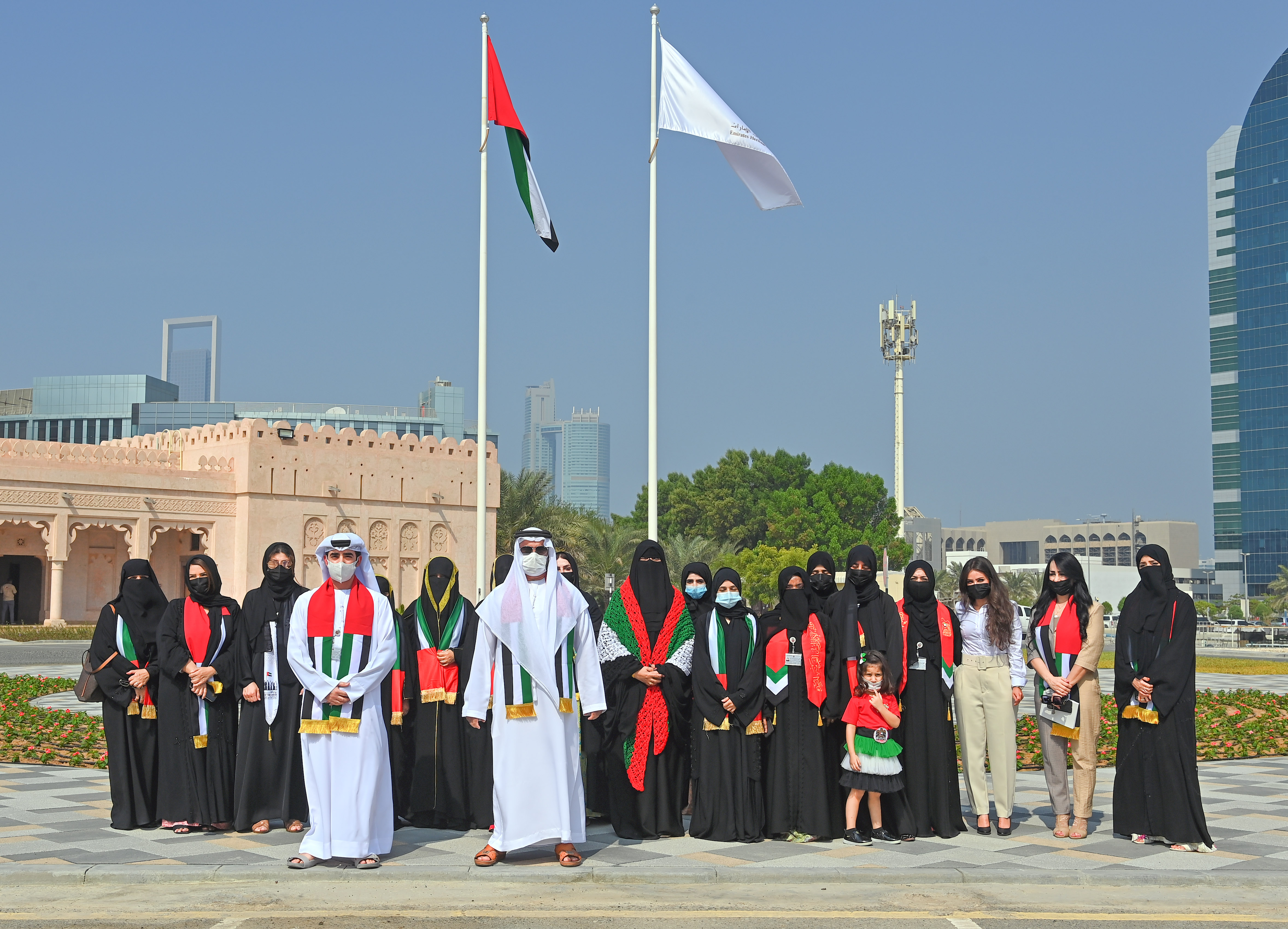 نادي تراث الإمارات يحتفل بيوم العلم وينظم جلسة حوارية بعنوان جلسة حوارية بعنوان يوم العلم رمز الاتحاد والهوية الوطنية