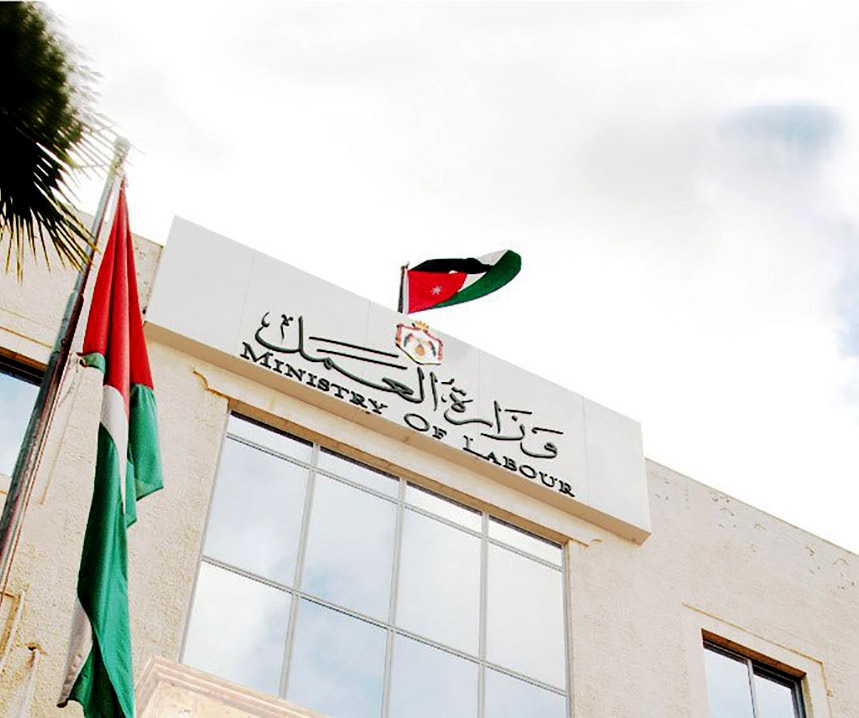 وزارة العمل تعلن قرارات تخص القطاع الزراعي