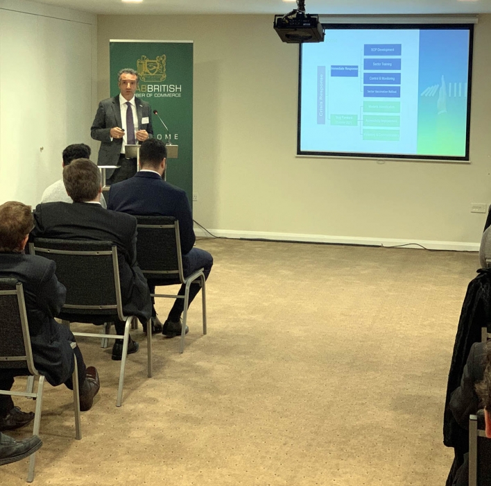 وزير السياحة يلتقي أعضاء من غرفة التجارة العربية البريطانية