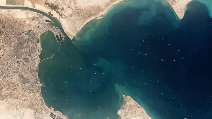 أسامه ربيع: قناة السويس سترفع رسوم العبور في 2022 بنسبة 6