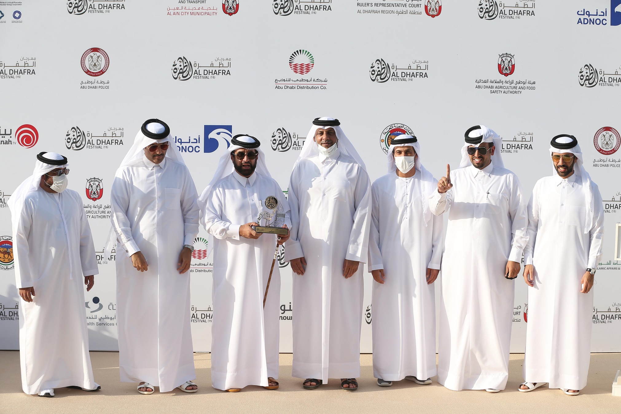 تتويج الفائزين بأشواط الحول المحليات والمجاهيم والمهجنات الأصايل بمزاينة سويحان