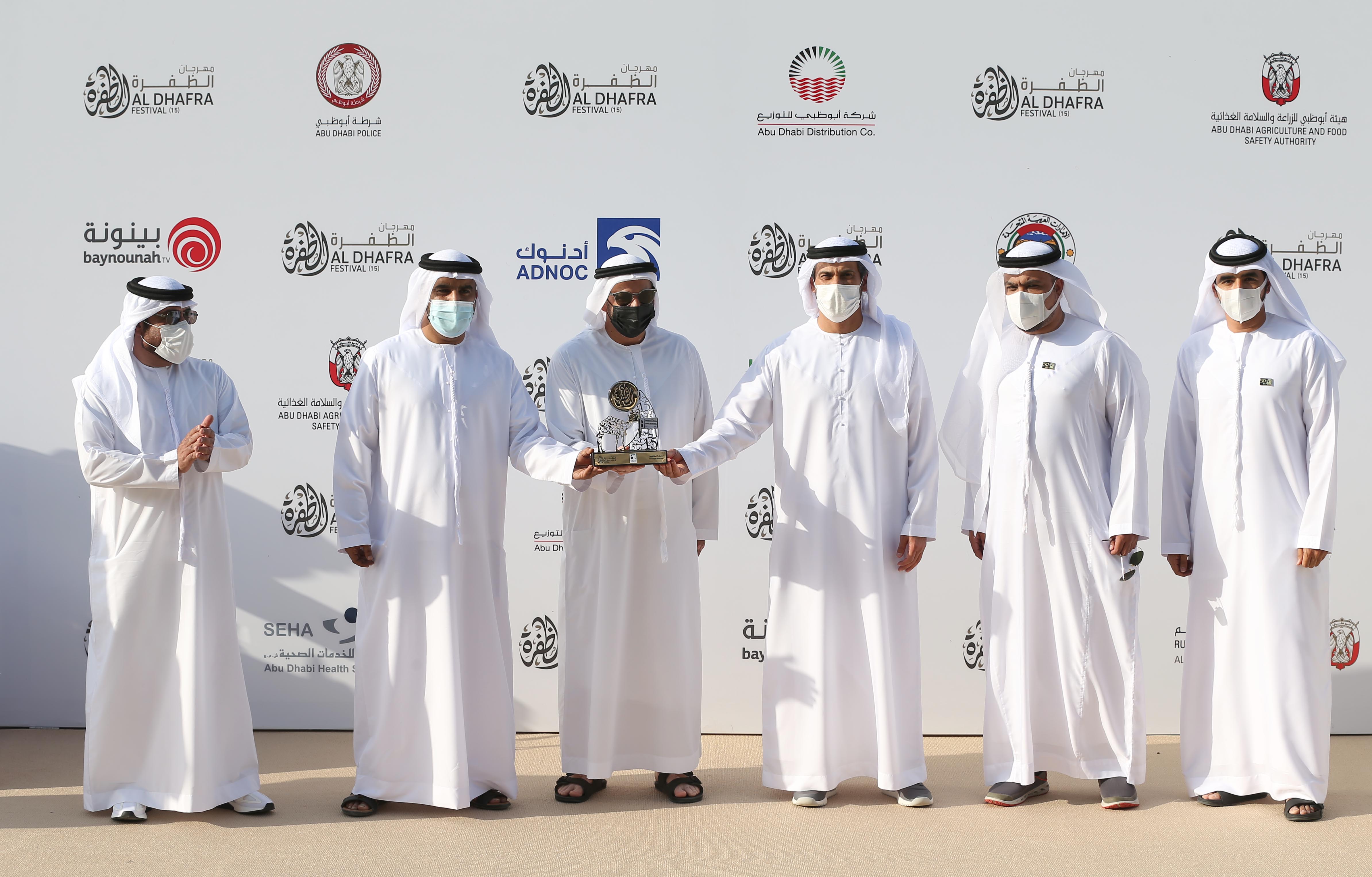 تتويج الفائزين بأشواط الحول المحليات والمجاهيم والمهجنات الأصايل بمزاينة سويحان