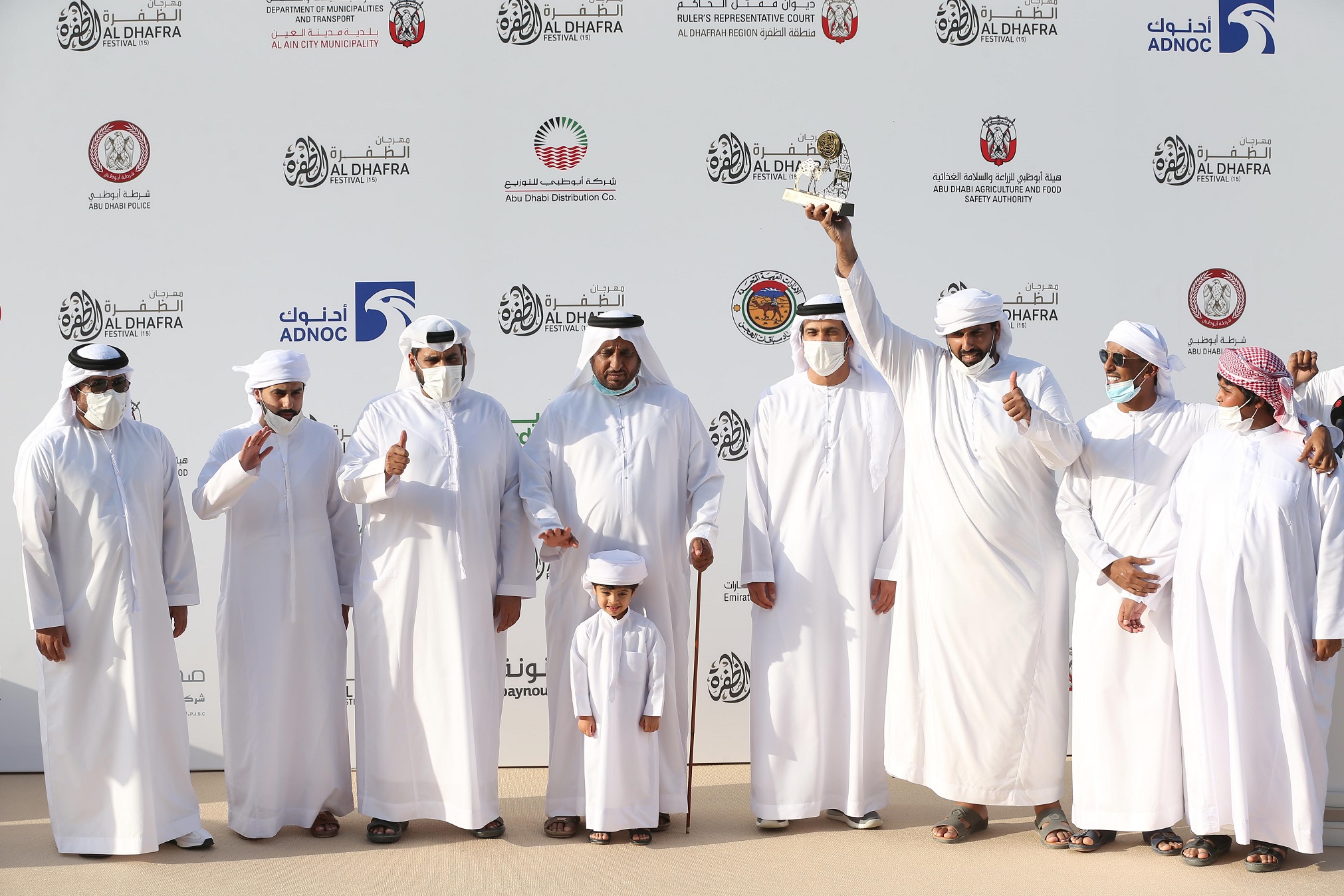 تتويج الفائزين بأشواط الحول المحليات والمجاهيم والمهجنات الأصايل بمزاينة سويحان