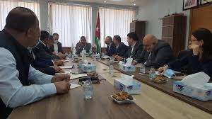 الخرابشة يطالب شركات الكهرباء باعتماد معايير أداء لترسيخ نهج يقلل الاعطال ويقلص مدتها