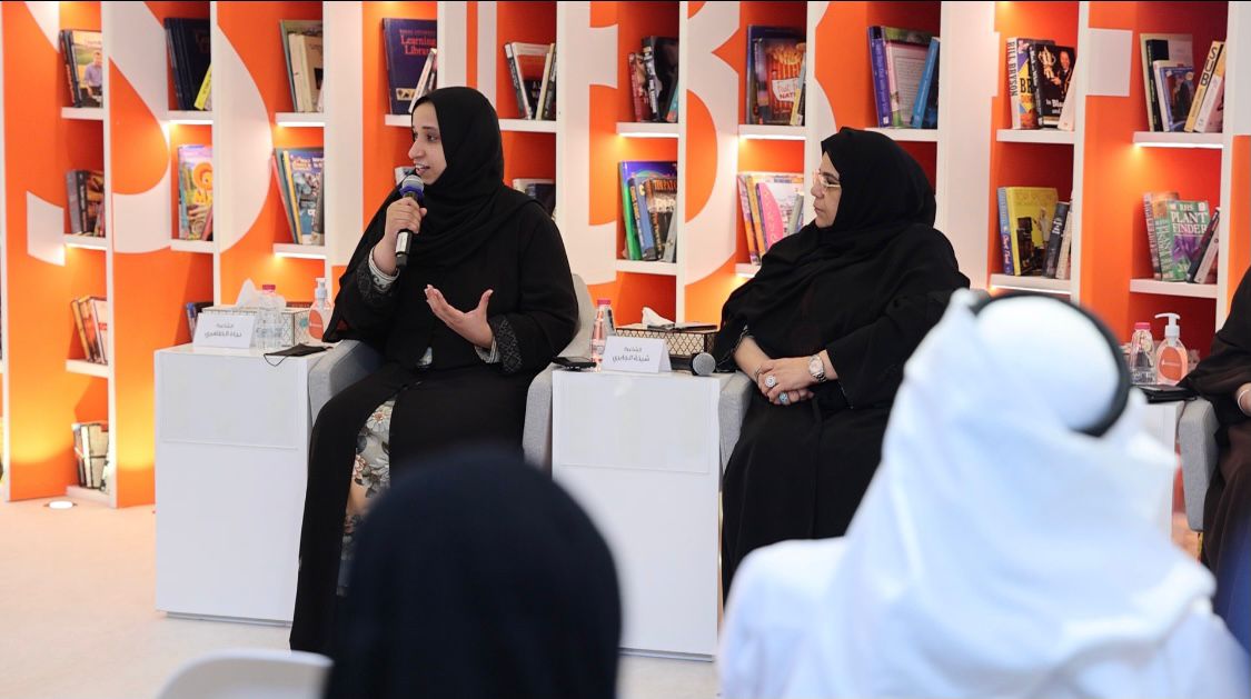 أولى الندوات الشعریة بالمعرض نظمھا المكتب الثقافي والإعلامي بـ الأعلى للأسرة