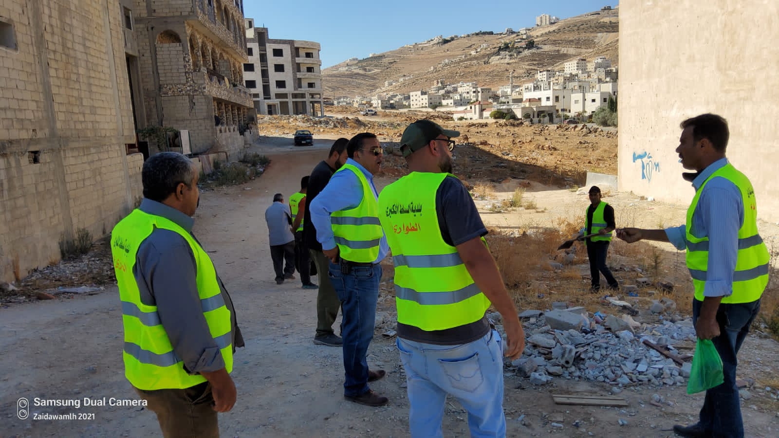 بلدية السلط الكبرى تهب لمساندة بلدية عين الباشا بحملة نظافة شاملة