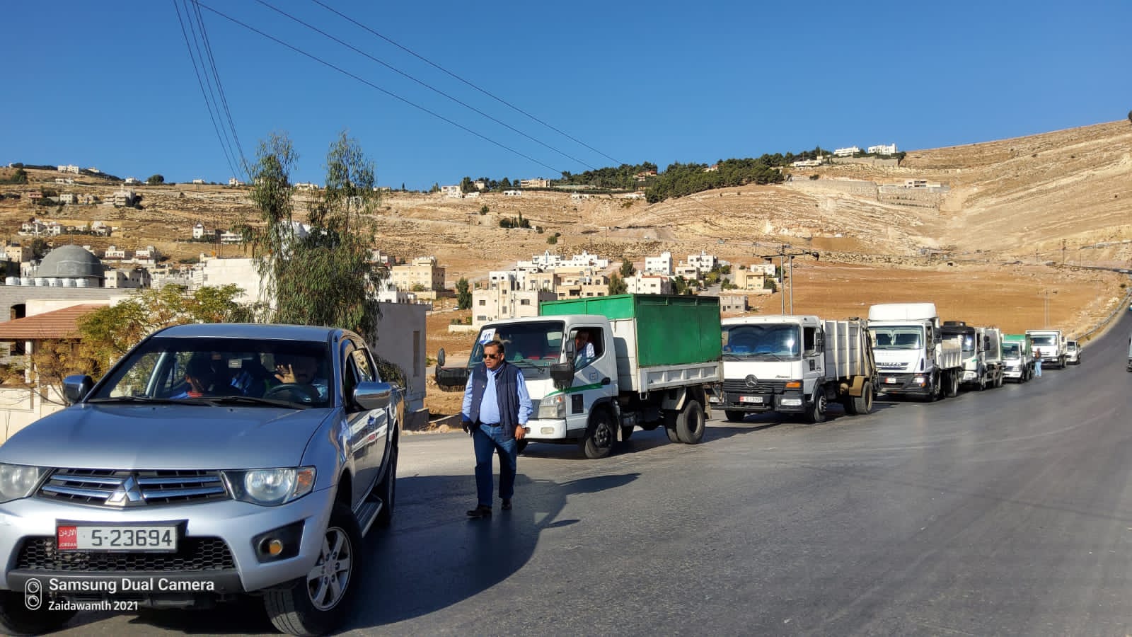 بلدية السلط الكبرى تهب لمساندة بلدية عين الباشا بحملة نظافة شاملة