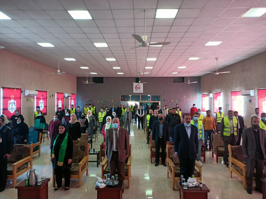 مديرية تربية المفرق وزراعة المفرق تنطمان يوماً وطنياً لقطاف ثمار الزيتون في مدرسة المفرق الصناعية للبنين