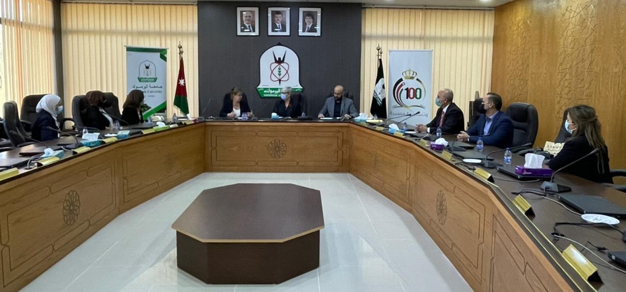 السفيرة الكندية في عمان تزور اليرموك