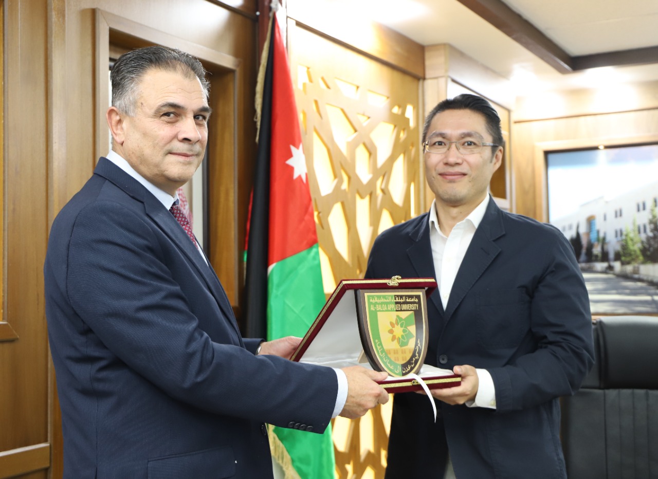 رئيس جامعة البلقاء التطبيقية يلتقي مدير وكالة التعاون الدولي الكورية كويكا في الأردن