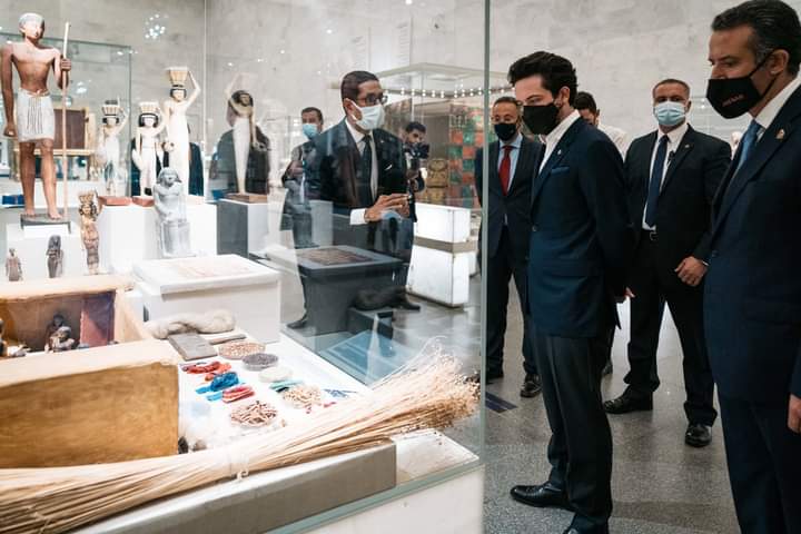  زيارة ولي العهد إلى المتحف القومي للحضارة المصرية في القاهره .(صور)