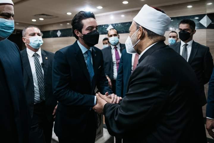 ولي العهد يزور مشيخة الأزهر ويلتقي الطيب