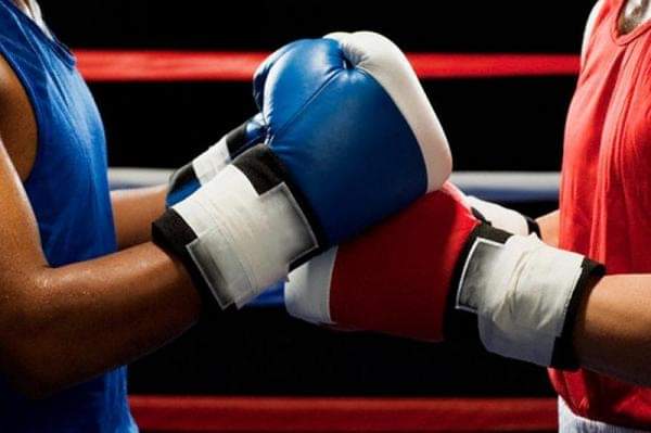 حكمتان تشاركان في إدارة البطولة العسكرية للملاكمة