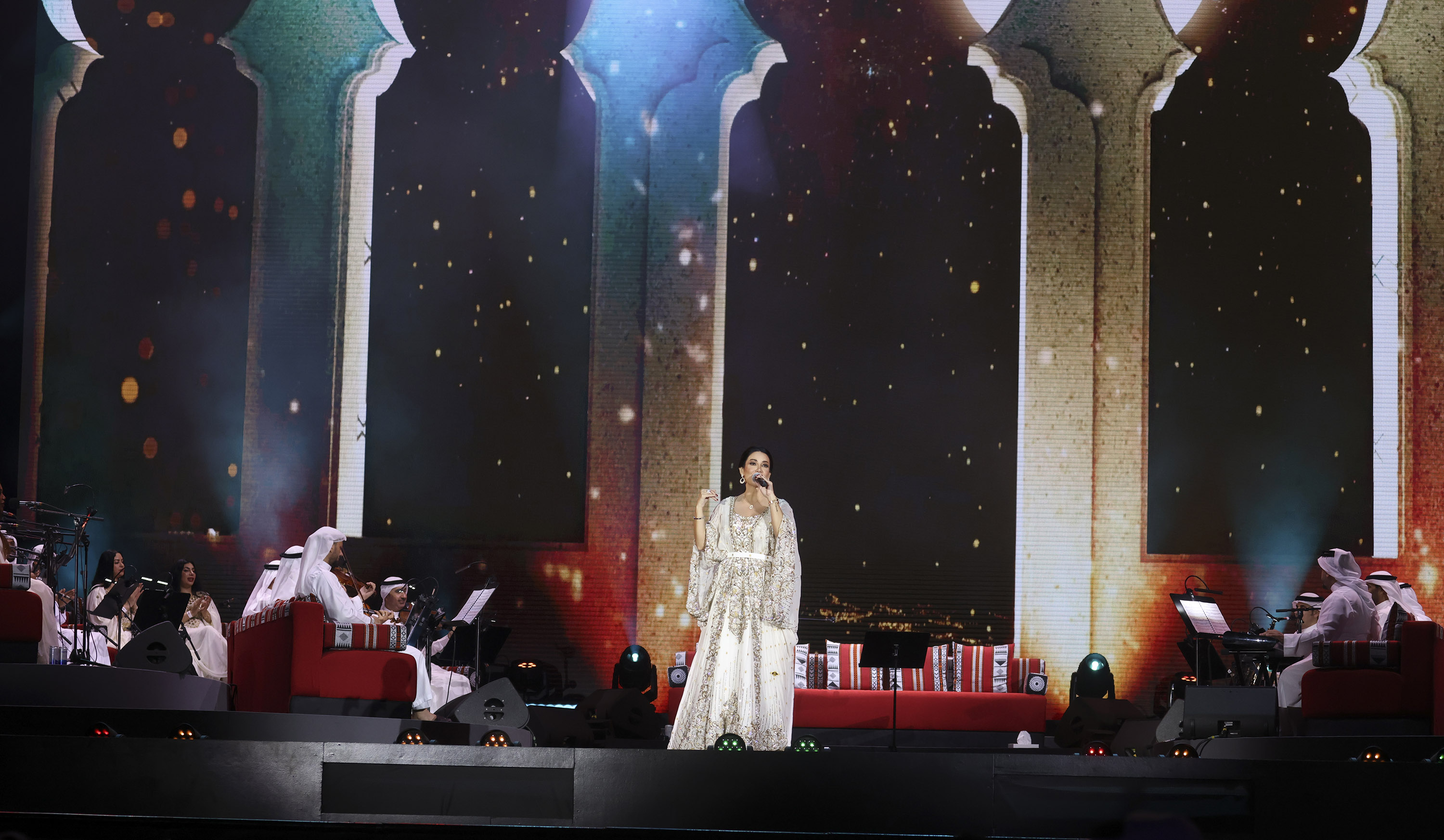 ديانا حداد تنقل الجمهور بأجواء النغم والفرح للعالم العربي والعالم من اكسبو 2020 دبي    صور