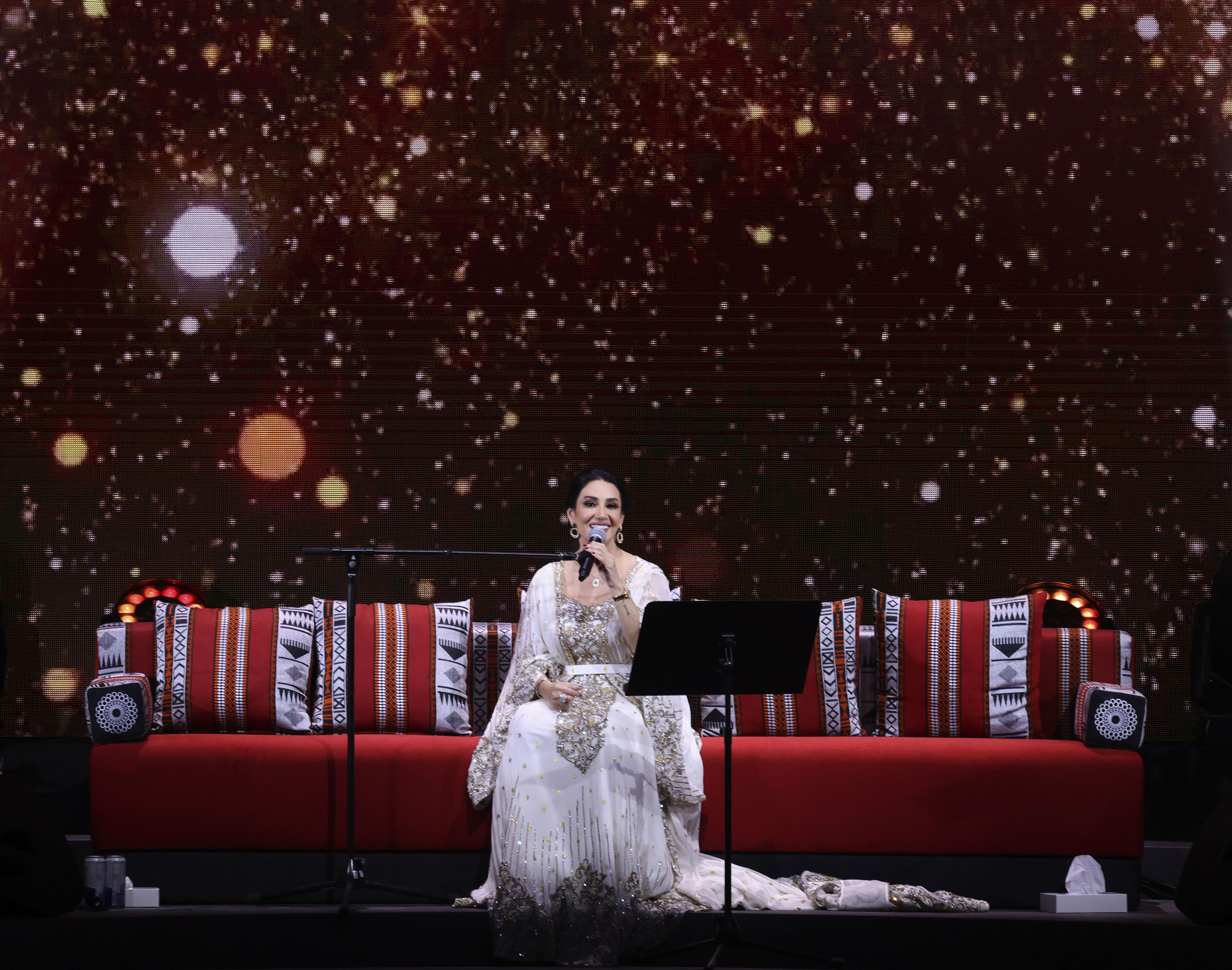 ديانا حداد تنقل الجمهور بأجواء النغم والفرح للعالم العربي والعالم من اكسبو 2020 دبي    صور