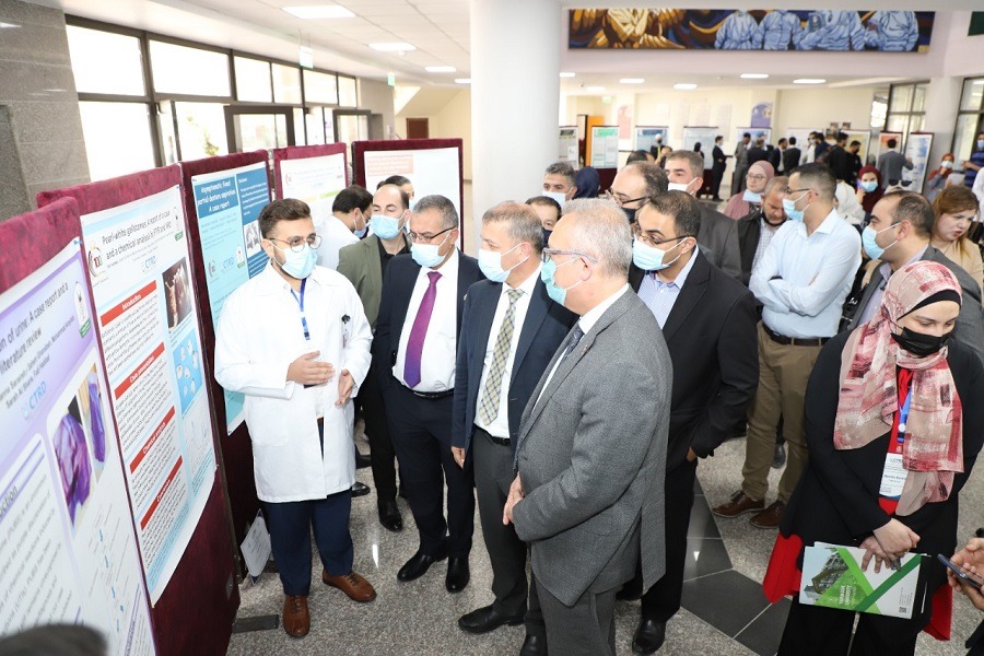مساد يرعى فعاليات اليوم العلمي للبحوث الطبية السريرية والتطبيقية لطلبة كلية الطب في اليرموك 
