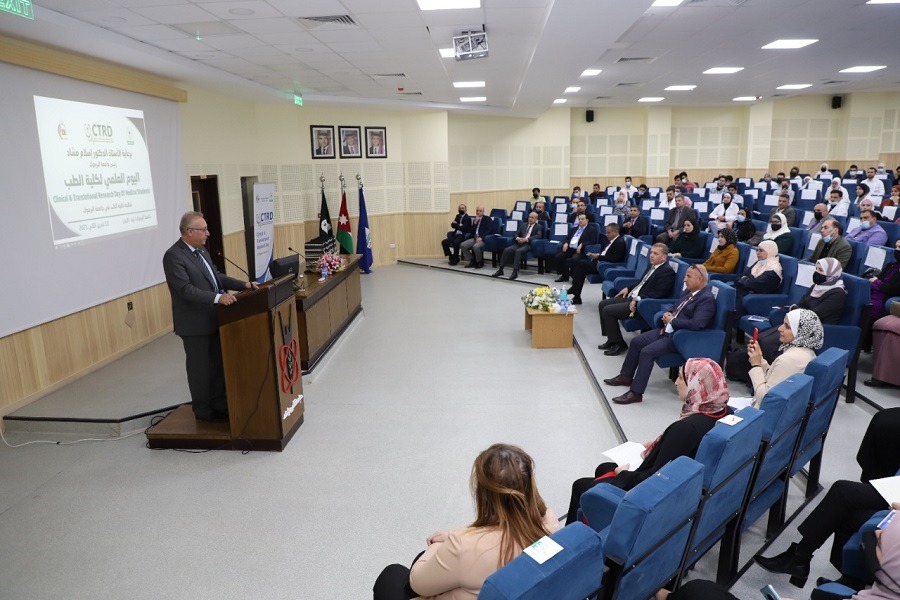 مساد يرعى فعاليات اليوم العلمي للبحوث الطبية السريرية والتطبيقية لطلبة كلية الطب في اليرموك 