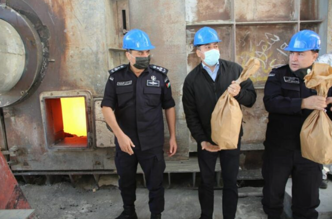 إدارة مكافحة المخدّرات تتلف كميات كبيرة من المواد المخدره