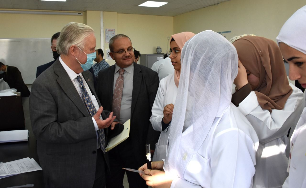 وفد من الاعتمادية البريطانية أسيك يزور جامعة جدارا 