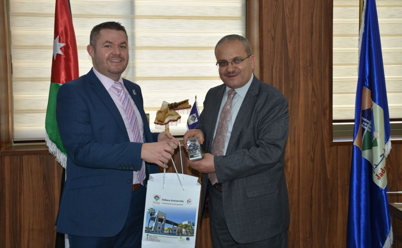 وفد من الاعتمادية البريطانية أسيك يزور جامعة جدارا 